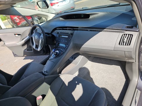 Used 2011 Toyota Prius Five image 16