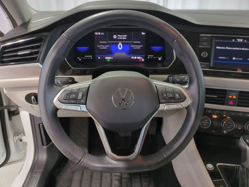 Used 2023 Volkswagen Jetta SE image 25