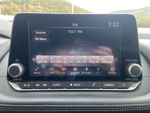 Used 2024 Nissan Rogue SV image 17