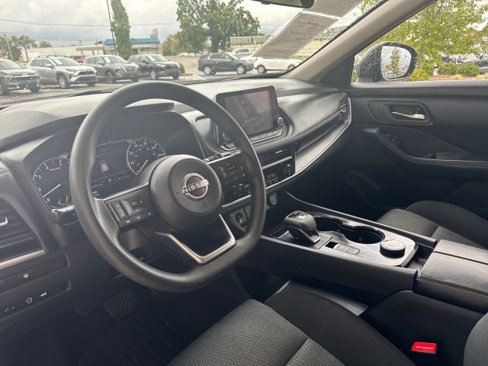 Used 2024 Nissan Rogue SV image 11