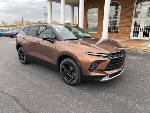 Used 2024 Chevrolet Blazer LT w/ Midnight/Sport Edition image 7