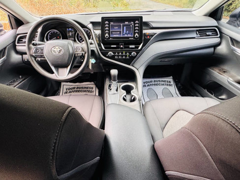 Used 2021 Toyota Camry LE image 11