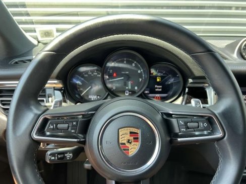 Certified 2022 Porsche Macan image 25
