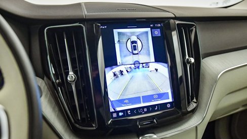 Certified 2025 Volvo XC60 T8 Plus w/ Protection Package Premier image 26