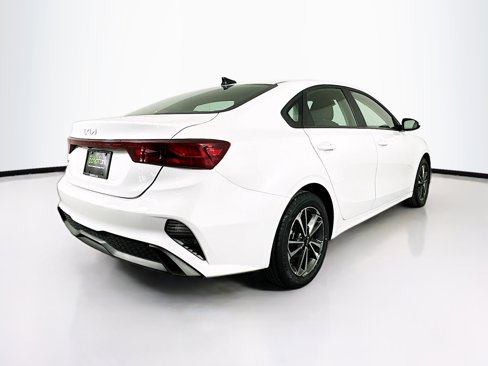 Used 2024 Kia Forte LXS image 9