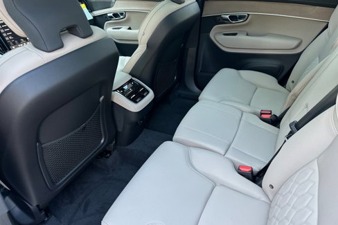 New 2026 Volvo XC90 B5 Plus image 10