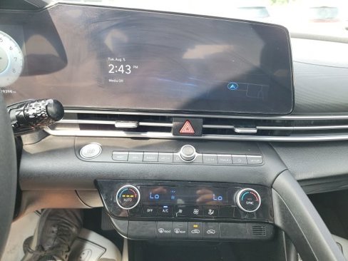 Used 2024 Hyundai Elantra SEL image 22