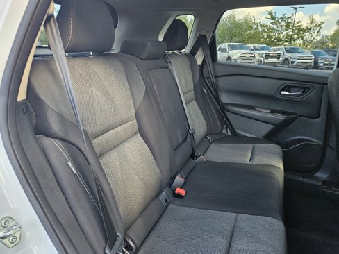 Used 2024 Nissan Rogue SV image 15