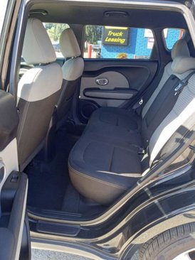 Used 2015 Kia Soul + image 7