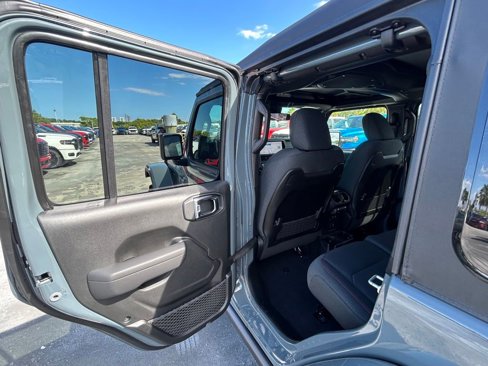 New 2025 Jeep Wrangler Unlimited Rubicon image 37