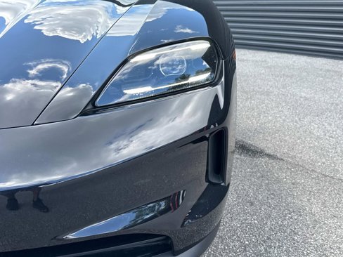 Certified 2025 Porsche Taycan 4S image 11