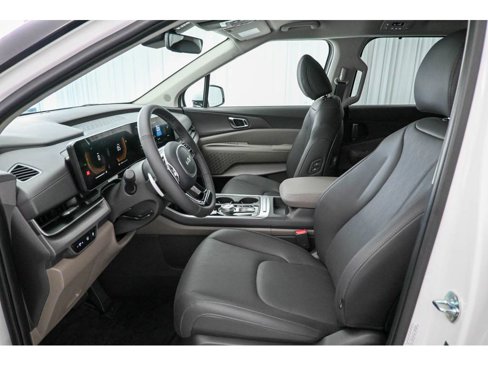 New 2026 Kia Carnival EX image 17