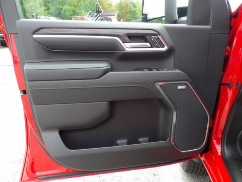 Used 2024 GMC Sierra 2500 SLT w/ SLT Premium Package image 13