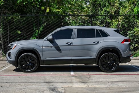 Used 2024 Volkswagen Atlas Cross Sport SE w/ Panoramic Sunroof Package image 22