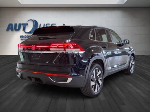 Used 2024 Volkswagen Atlas Cross Sport SE image 9