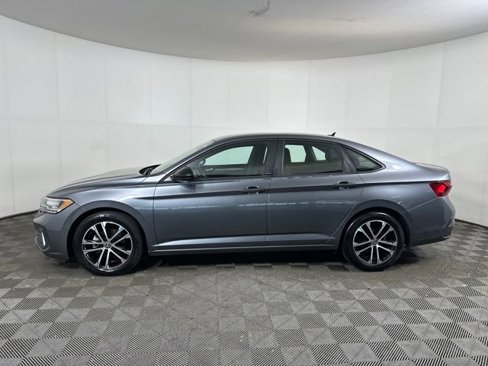 Used 2023 Volkswagen Jetta Sport image 6