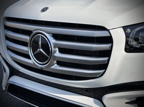 New 2026 Mercedes-Benz GLS 450 4MATIC image 5