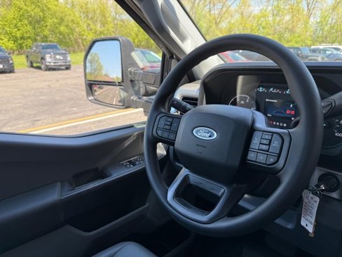 New 2025 Ford F550 4x4 Regular Cab Super Duty image 9