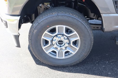 New 2025 Ford F250 XLT w/ FX4 Off-Road Package image 16
