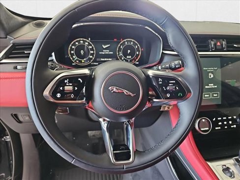 New 2026 Jaguar F-PACE R-Dynamic S image 18