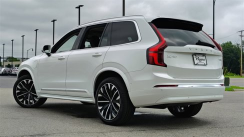 New 2025 Volvo XC90 T8 Plus w/ Protection Package Premier image 4