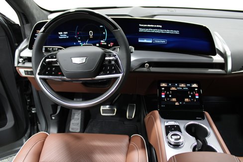 New 2026 Cadillac Vistiq Platinum image 2