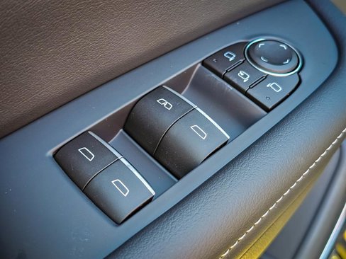 New 2026 Buick Enclave Avenir image 13