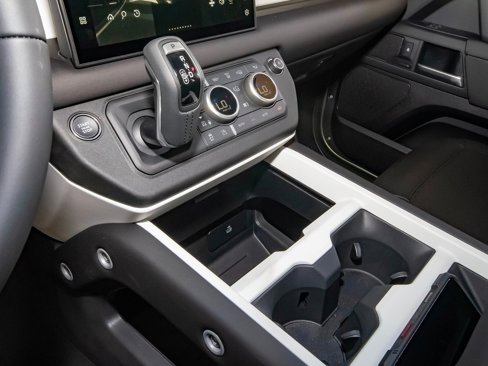 New 2025 Land Rover Defender 110 S image 30