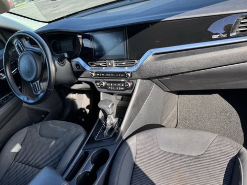 Used 2022 Kia Niro LXS image 18