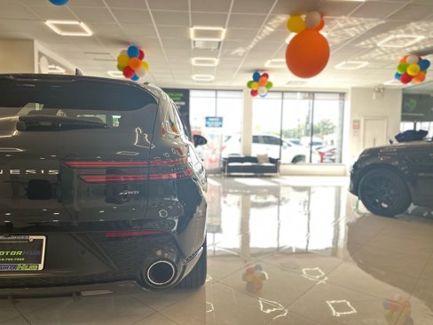 Used 2023 Genesis GV70 2.5T w/ Sport Prestige Package image 14