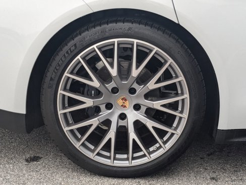 New 2025 Porsche Panamera 4 image 27