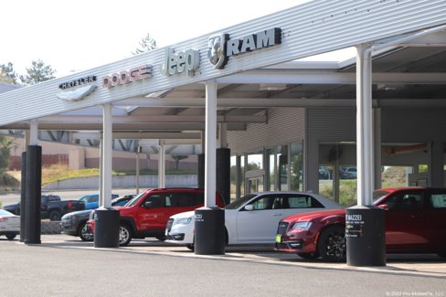 Used 2023 Chevrolet Traverse RS image 39
