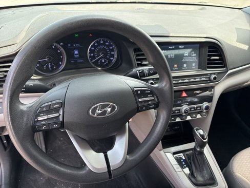 Used 2020 Hyundai Elantra SEL image 4