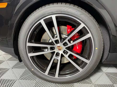 New 2026 Porsche Cayenne S image 12