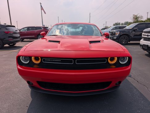 Used 2021 Dodge Challenger SXT w/ Driver Convenience Group image 2