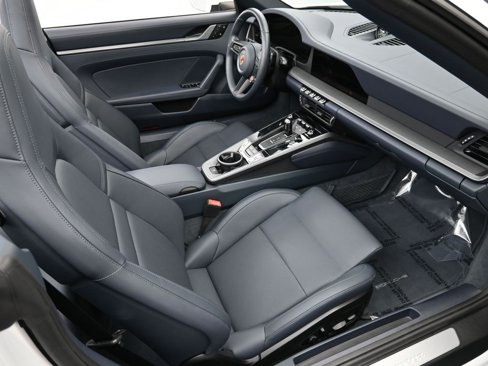 Certified 2025 Porsche 911 Carrera image 9