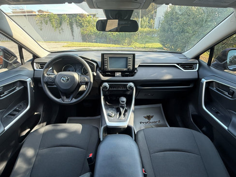 Used 2022 Toyota RAV4 LE image 12