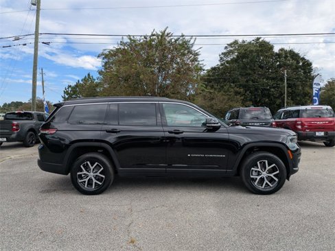 New 2025 Jeep Grand Cherokee L Limited w/ Luxury Tech Group II image 2