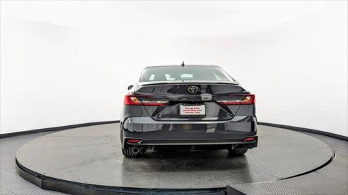 Used 2025 Toyota Camry SE image 7