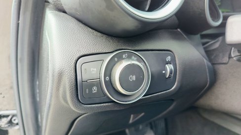 Used 2017 Alfa Romeo Giulia image 14