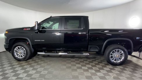 New 2025 Chevrolet Silverado 3500 LT w/ Z71 Chrome Sport Edition image 7