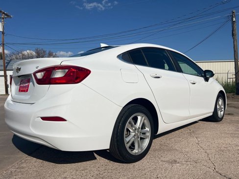Used 2018 Chevrolet Cruze LT w/ Convenience Package image 7
