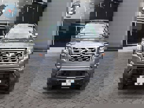 Used 2024 Nissan Frontier SV w/ SV Convenience Package image 8
