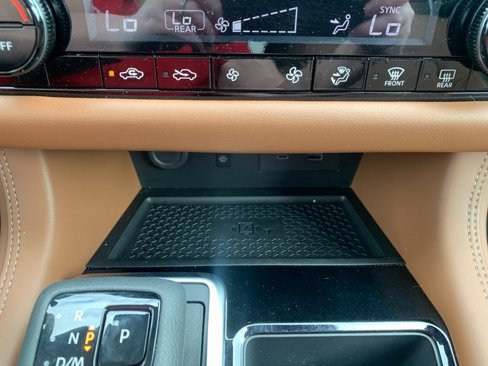 Used 2024 Nissan Pathfinder Platinum image 19