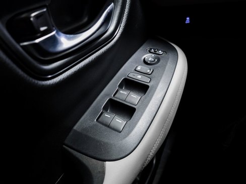 Certified 2024 Honda HR-V LX image 25