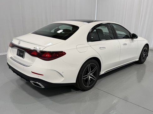 New 2026 Mercedes-Benz E 350 4MATIC Sedan image 6