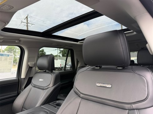 New 2025 Ford Expedition Platinum w/ Driver's Package image 30