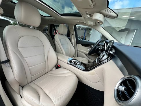 Used 2018 Mercedes-Benz GLC 300 4MATIC image 20