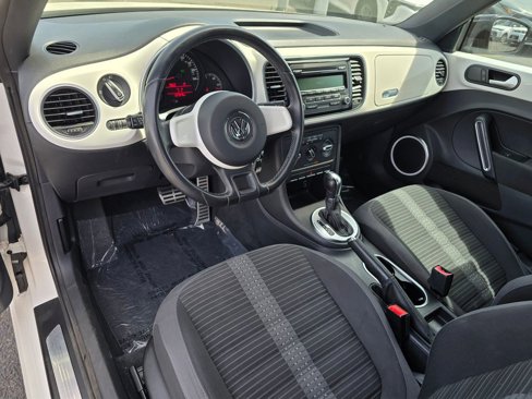 Used 2012 Volkswagen Beetle Launch Edition image 22
