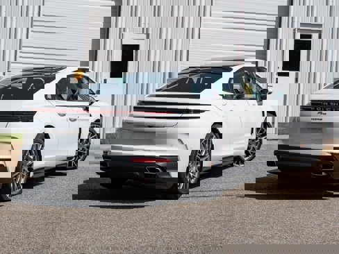 New 2025 Porsche Panamera image 7